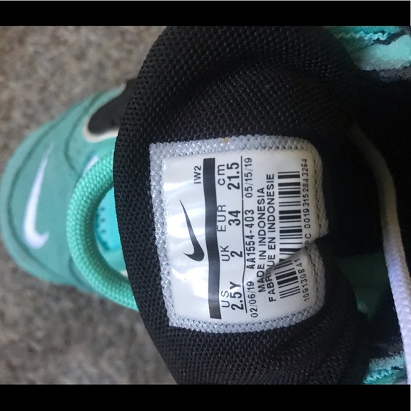 Kids Nike Uptempo Sneakers - Picture 3 of 6